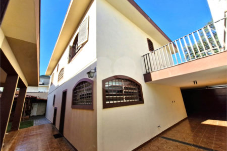 Casa à venda com 4 quartos, sendo 1 suíte, em Alto da Boa Vista, São Paulo, SP