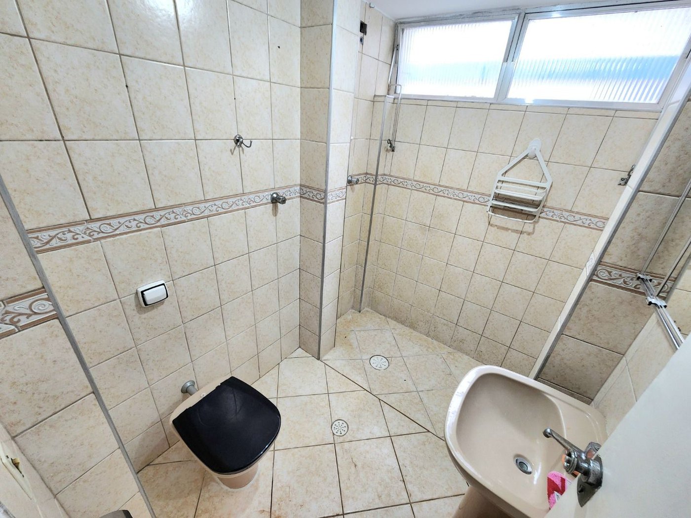Apartamento próximo da praia com 1 dormitório, 2 banheiros à venda, 55 m² por R$ 420.000 - Pompéia - Santos/SP