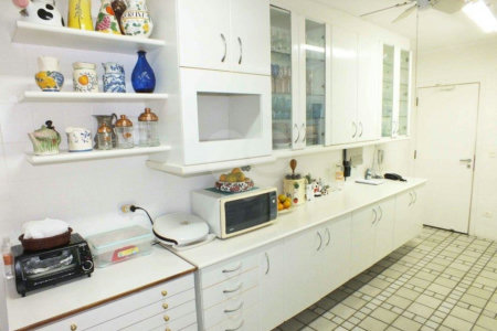 Apartamento à venda com 3 suítes em Real Parque, São Paulo, SP