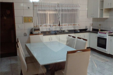 Sobrado à venda com 3 quartos, sendo 1 suíte,  em Vila América, Santo André, SP