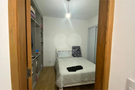 Casa à venda com 3 quartos, sendo 1 suíte, no condomínio Garden Village, São Paulo - SP