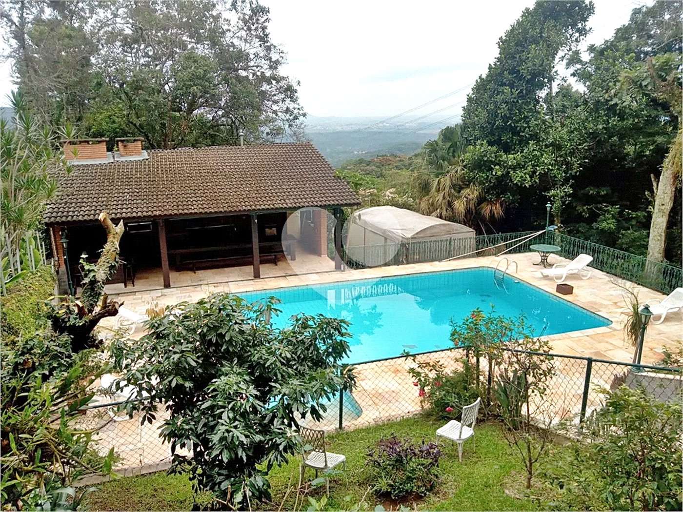 Casa à venda com 5 quartos, sendo 4 suítes, em Roseira, Mairiporã, SP