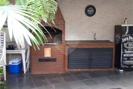 Casa à venda com 3 quartos, sendo 1 suíte, em Jardim Pinheiros, São Paulo, SP