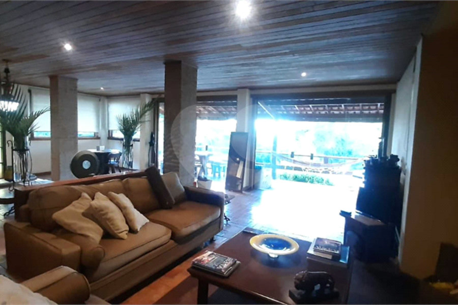 Casa à venda ou para alugar com 4 quartos, sendo 2 suítes, em Serra da Cantareira, Mairiporã, SP