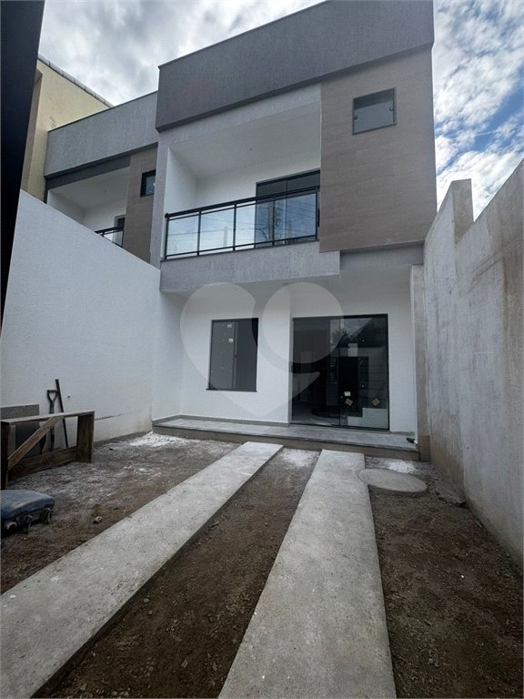 Casa à venda com 2 suítes no condomínio Residencial Camila, Rio de Janeiro - RJ