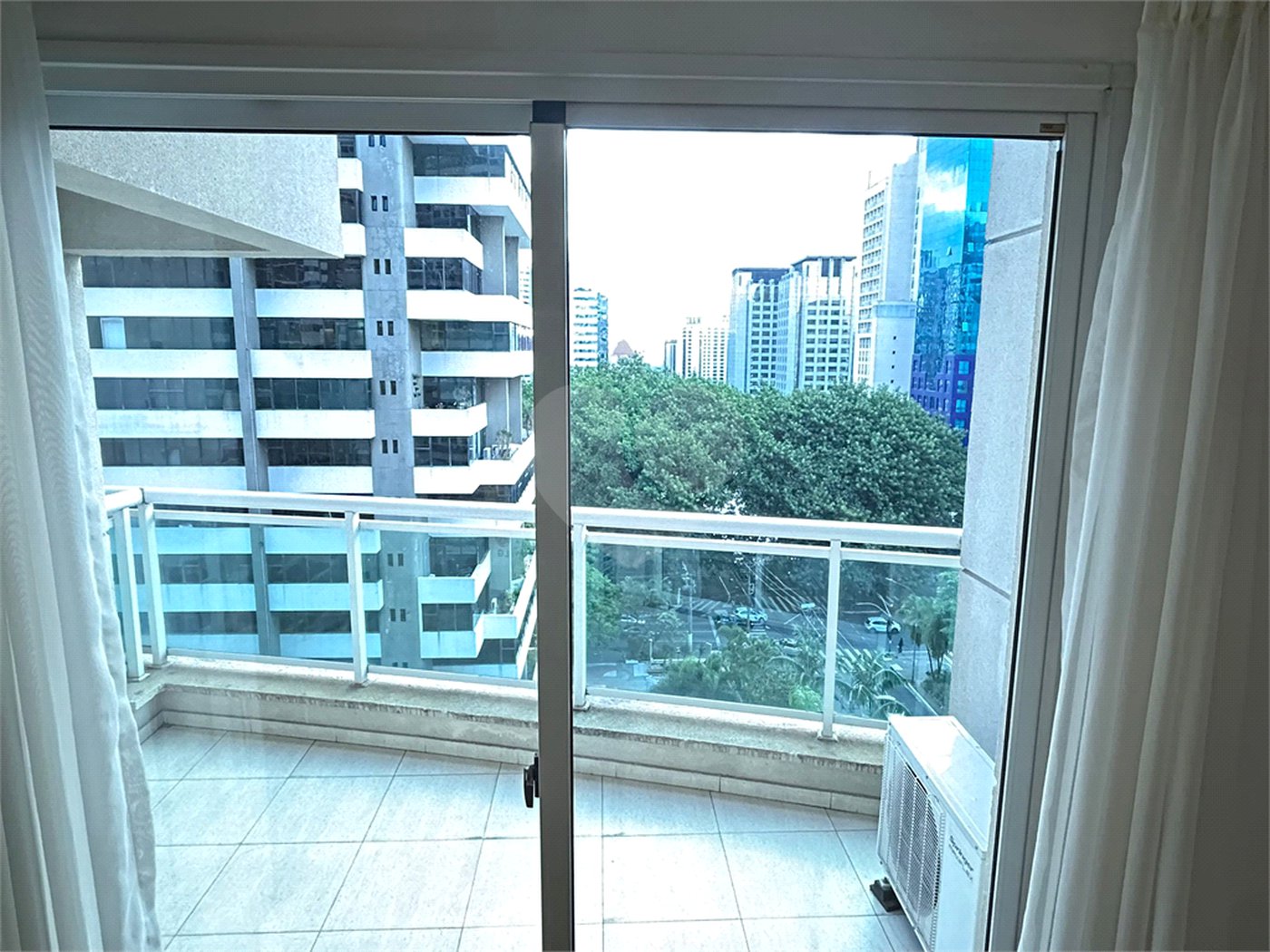 Duplex à venda com 2 quartos em Moema, São Paulo, SP