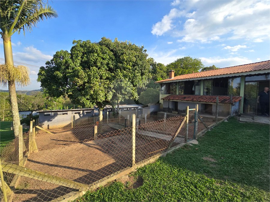 Chácara à venda com 3 quartos, sendo 1 suíte,  em Planalto Verde, São Roque, SP