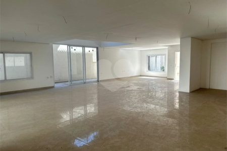 Casa à venda com 4 suítes no condomínio Villaggio Houda, São Paulo - SP