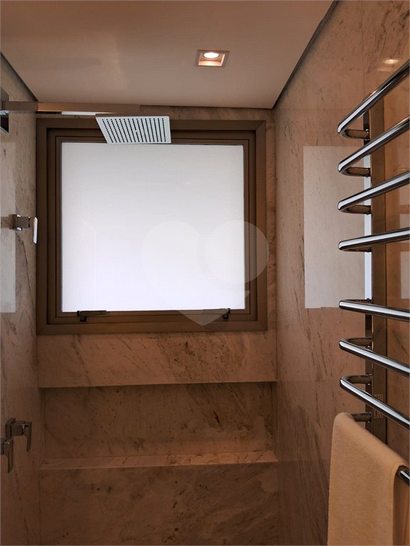 Apartamento à venda com 3 suítes em Moema, São Paulo, SP