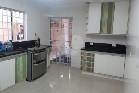 Sobrado à venda com 3 quartos, sendo 1 suíte,  em Jardim Olympia, São Paulo, SP