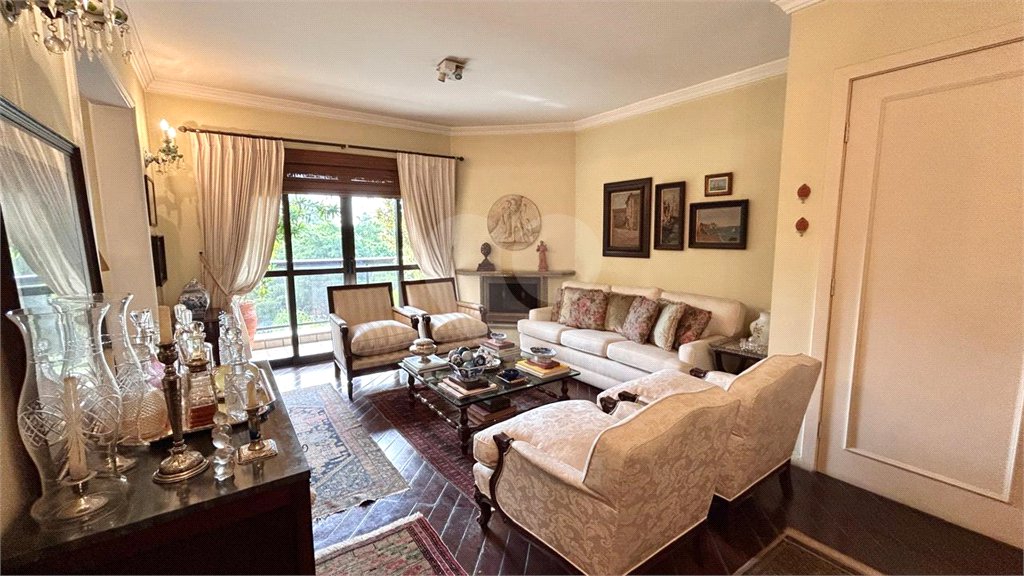 Apartamento à venda com 3 suítes em Vila Suzana, São Paulo, SP