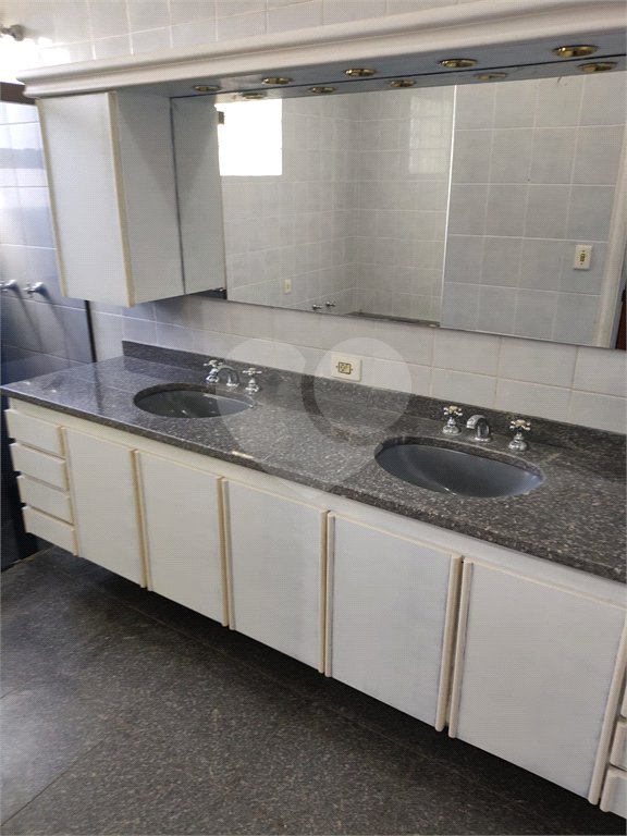 Casa à venda com 4 suítes no condomínio Estância Marambaia, Vinhedo - SP