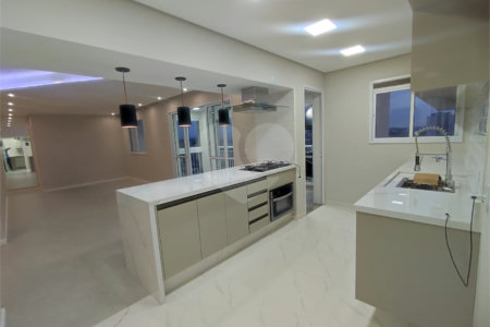 Apartamento à venda com 3 quartos, sendo 2 suítes,  em Jardim Arpoador, São Paulo, SP