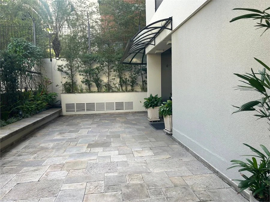 Apartamento à venda com 4 quartos, sendo 2 suítes,  em Pinheiros, São Paulo, SP