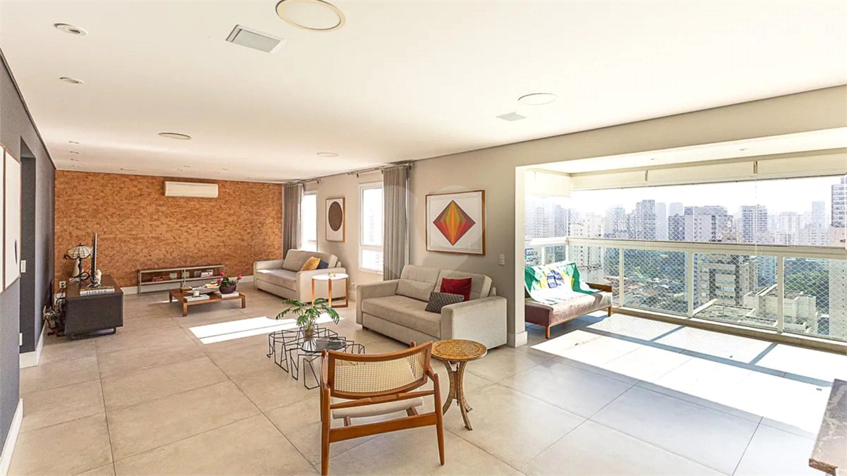 Apartamento à venda com 3 suítes em Vila Olímpia, São Paulo, SP