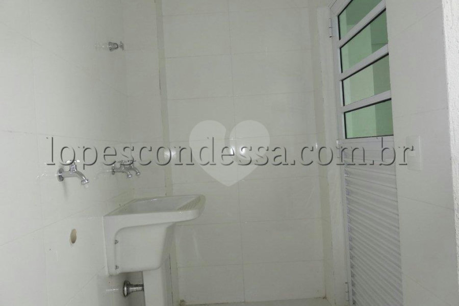 Sobrado à venda com 3 suítes em Horto, São Paulo, SP