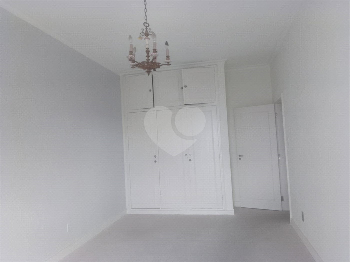 Apartamento à venda com 4 quartos, sendo 1 suíte, em República, São Paulo, SP