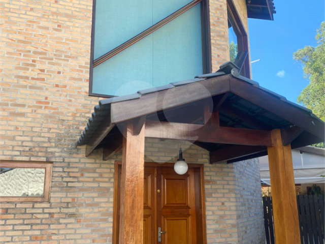 Casa à venda com 5 quartos, sendo 4 suítes,  no condomínio Lago do Imperador, Mairiporã - SP