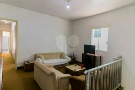 Casa à venda com 4 quartos, sendo 1 suíte, em Cangaíba, São Paulo, SP