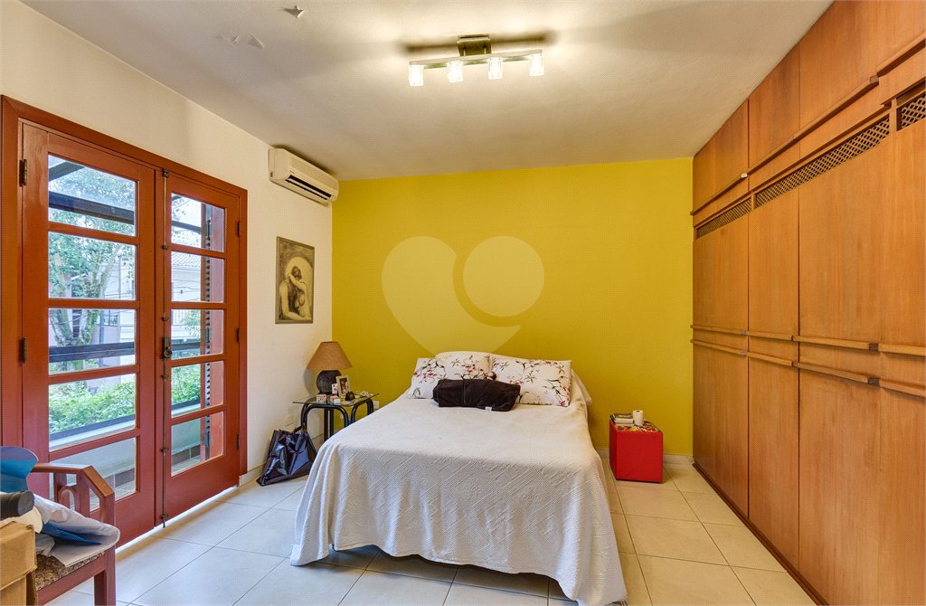 Casa de Vila à venda com 3 quartos, sendo 2 suítes, em Granja Julieta, São Paulo, SP