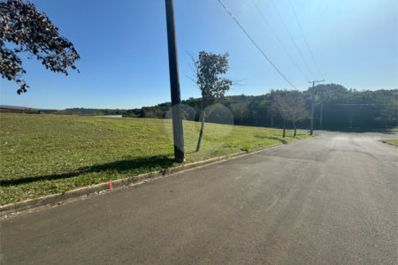 Terreno à venda com 1 suíte no condomínio Village Saint Charbel, Araçoiaba da Serra - SP