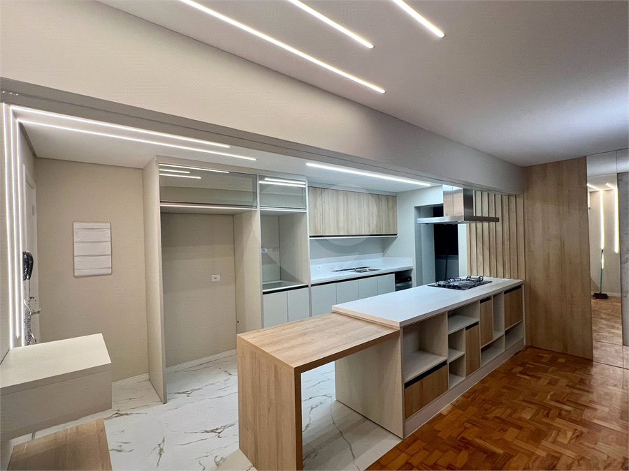 Apartamento à venda com 3 quartos, sendo 1 suíte, em Alto da Boa Vista, São Paulo, SP