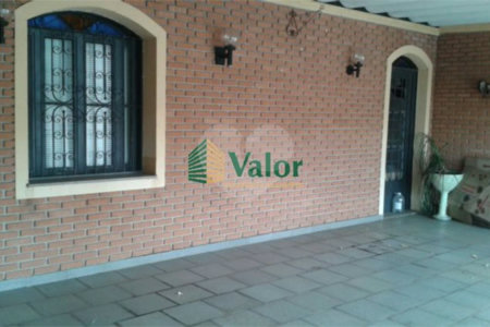 Casa com 4 dormitórios