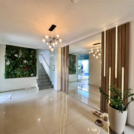 Sobrado à venda com 4 suítes em Jardim Shangri-lá, Cuiabá, MT