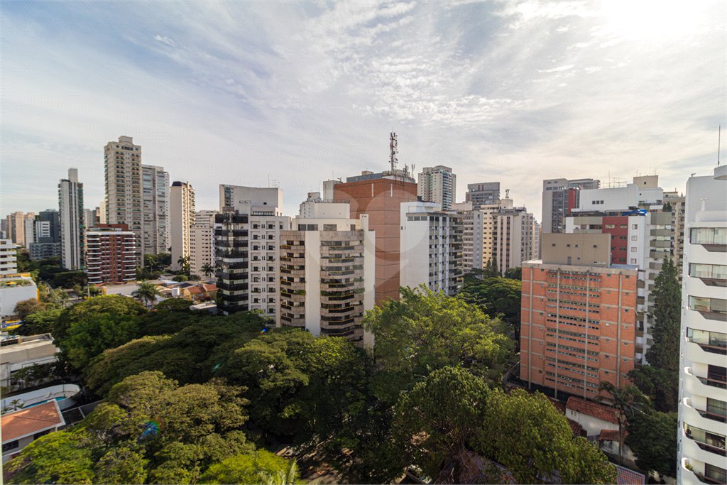 Apartamento à venda com 4 quartos, sendo 1 suíte,  em Brooklin, São Paulo, SP