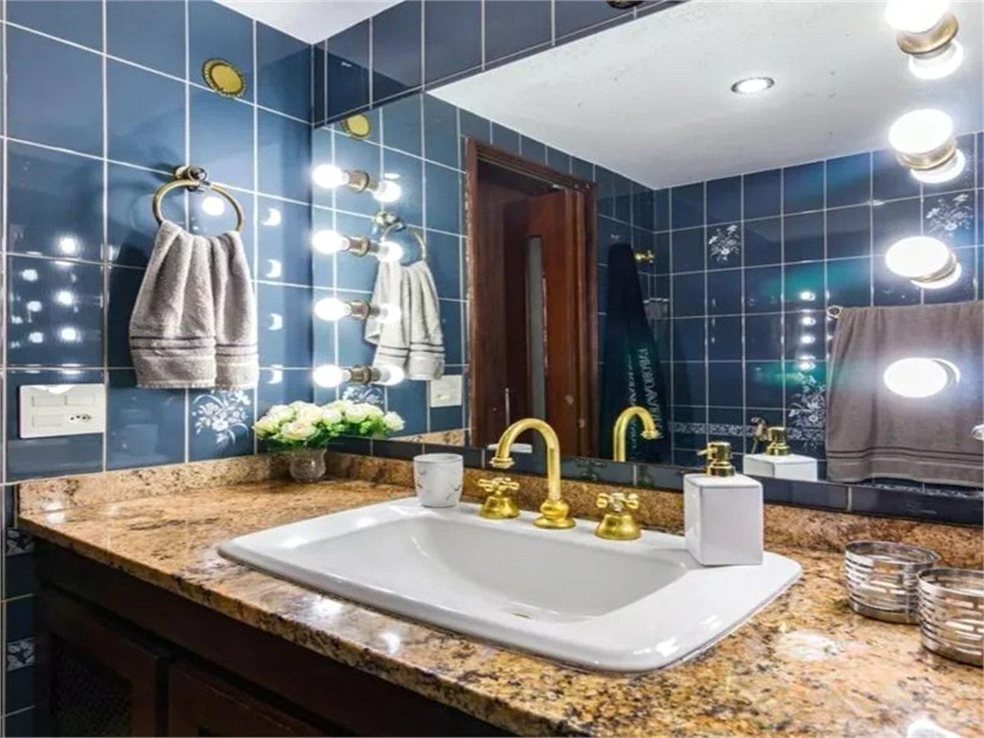 Apartamento à venda com 4 quartos, sendo 3 suítes,  em Vila Andrade, São Paulo, SP