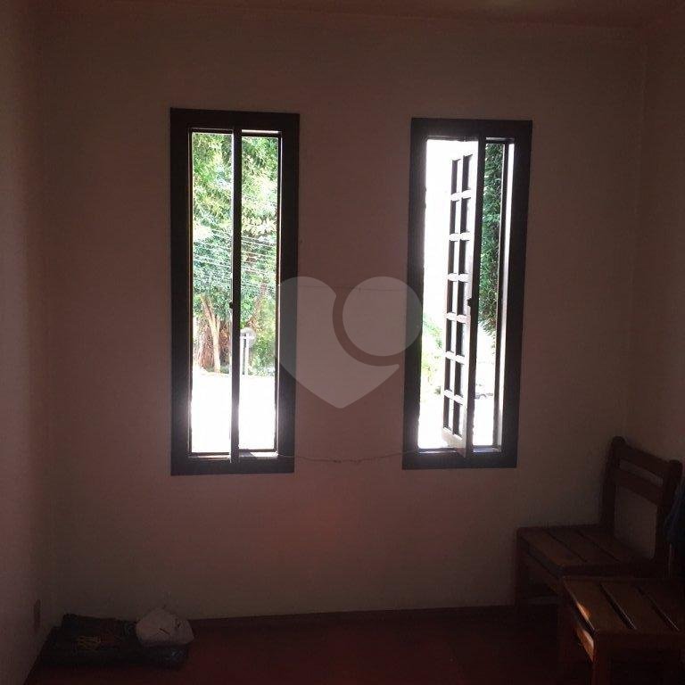 Casa à venda com 4 quartos, sendo 1 suíte, em Jardim das Laranjeiras, São Paulo, SP
