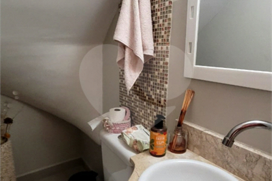 Sobrado à venda com 3 quartos, sendo 1 suíte, em Vila Nivi, São Paulo, SP