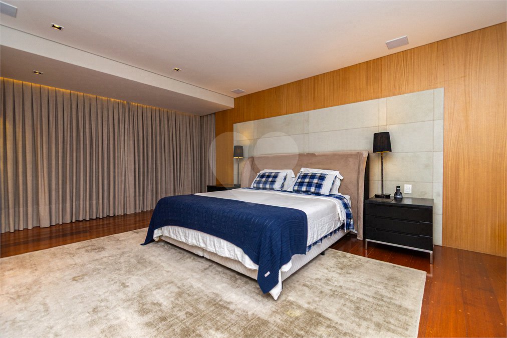 Apartamento à venda com 3 suítes em Vila Nova Conceição, São Paulo, SP