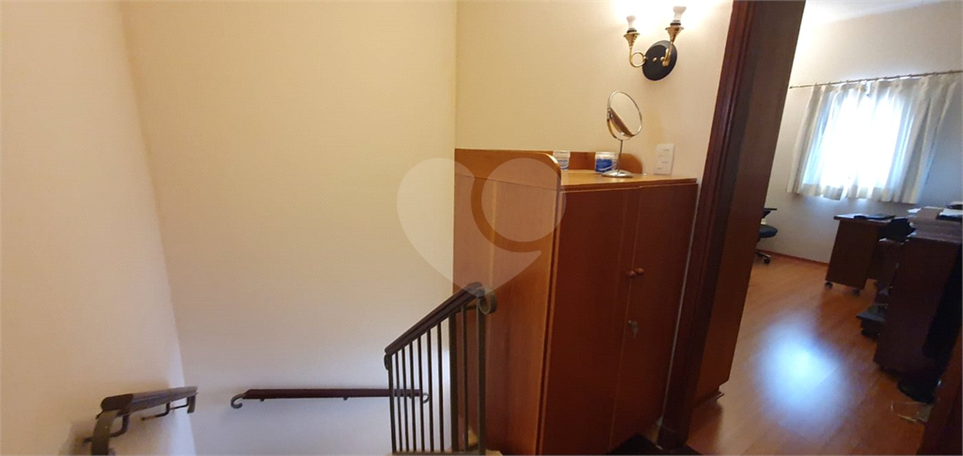 Sobrado à venda com 4 quartos, sendo 2 suítes, em Moema, São Paulo, SP