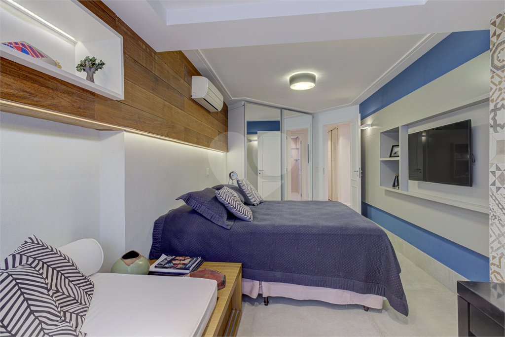 Cobertura à venda com 4 quartos, sendo 3 suítes, em Chácara Santo Antônio, São Paulo, SP