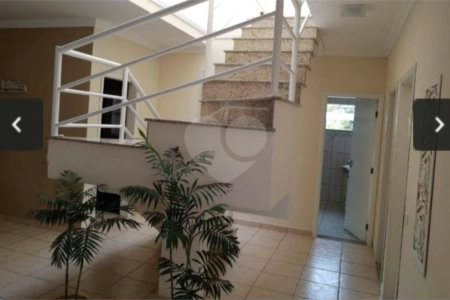 Chácara à venda ou para alugar com 4 quartos, sendo 1 suíte, em Vila Omízollo, Louveira, SP