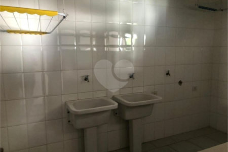 Casa à venda com 4 suítes no condomínio Vila das Emboabas, São Paulo - SP
