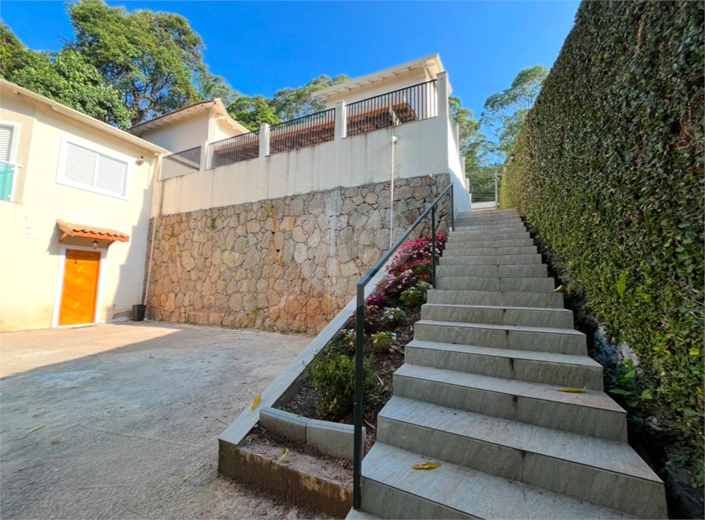 Condomínio à venda com 4 quartos, sendo 3 suítes, em Caraguatá, Mairiporã, SP