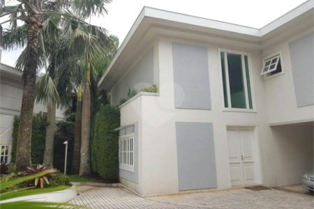 Casa à venda com 4 suítes no condomínio Vilaretto, São Paulo - SP