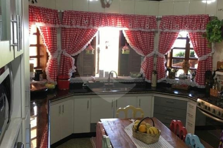 Casa à venda com 3 suítes no condomínio Alpes Caieras, Caieiras - SP