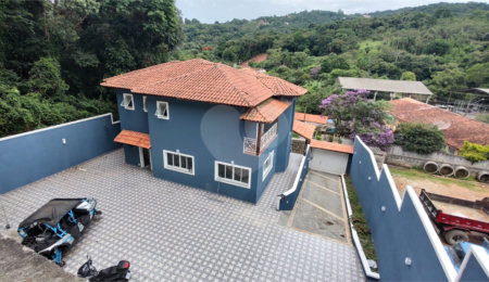 Casa à venda com 3 quartos, sendo 2 suítes,  em Serra da Cantareira, Mairiporã, SP