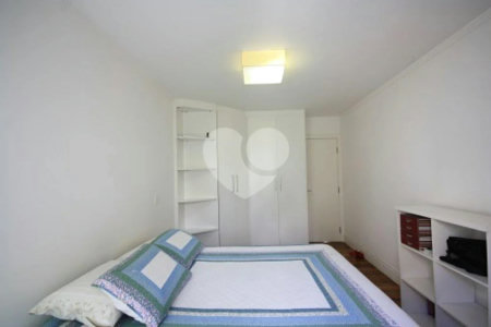 Casa à venda com 4 quartos, sendo 2 suítes, no condomínio Melbourne Residence, São Paulo - SP