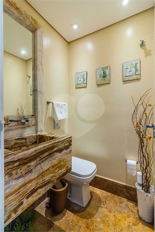 Apartamento à venda com 3 suítes em Vila Cordeiro, São Paulo, SP