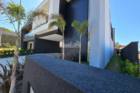 Casa à venda com 3 suítes no condomínio Vista da Serra, Atibaia - SP