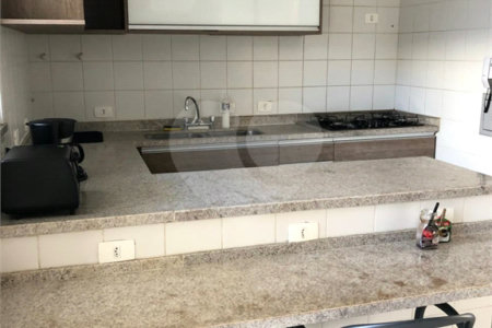 Casa à venda com 9 quartos, sendo 8 suítes, no condomínio Village Elisabete, Rio de Janeiro - RJ