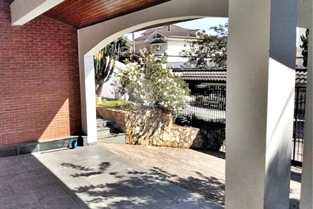 Sobrado à venda com 4 quartos, sendo 2 suítes, em Jardim São Bento, São Paulo, SP