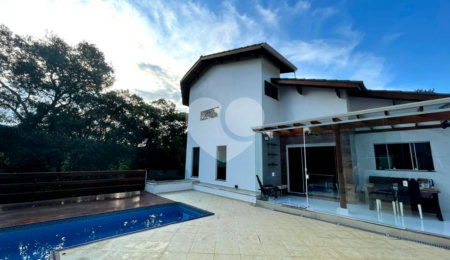 Casa à venda ou para alugar com 4 suítes no condomínio Associação Reserva das Hortênsias, Mairiporã - SP