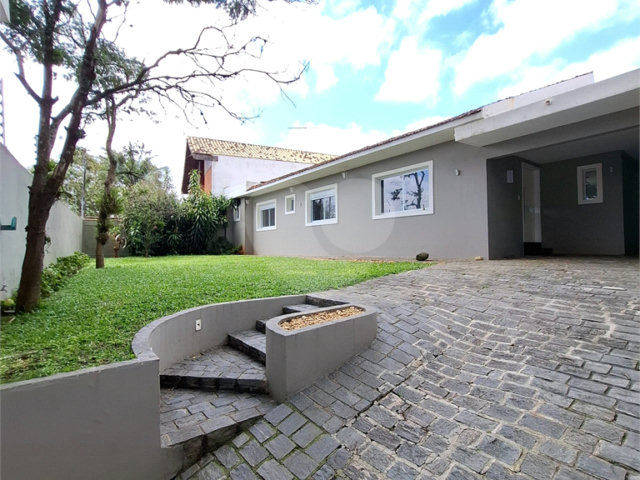 Casa Térrea à venda com 3 suítes em Interlagos, São Paulo, SP