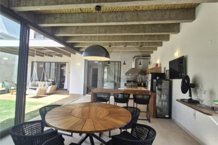 Casa à venda com 5 quartos, sendo 3 suítes, no condomínio Residencial Terras de Vinhedo, Vinhedo - SP
