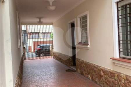 Casa à venda na Aclimação de 190m² com 3 dormitórios e 2 vagas.